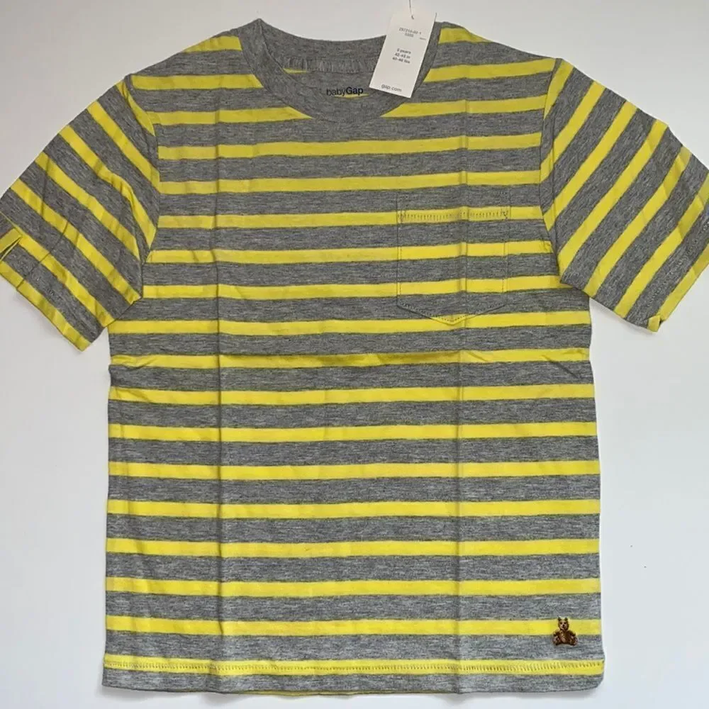 Gap t-shirt  kids boys sz 5 years New